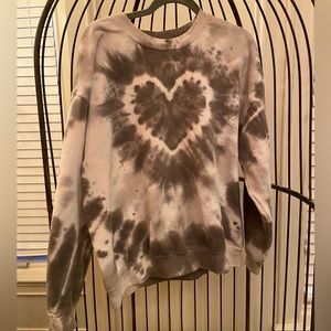 Urban Outfitters crewneck; Barely worn; One Size